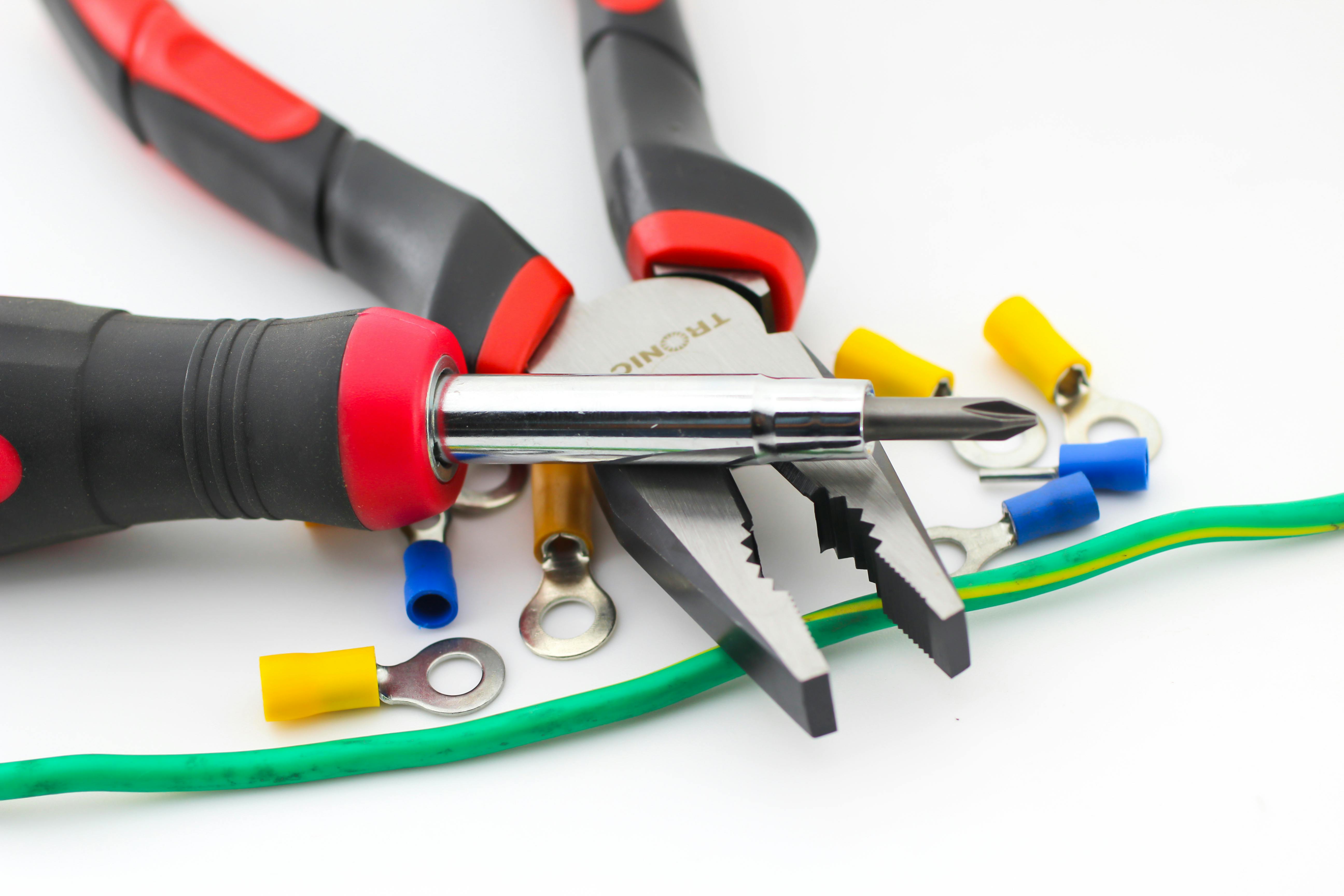 The Best Hand Tools for Electrical Maintenance Jobs